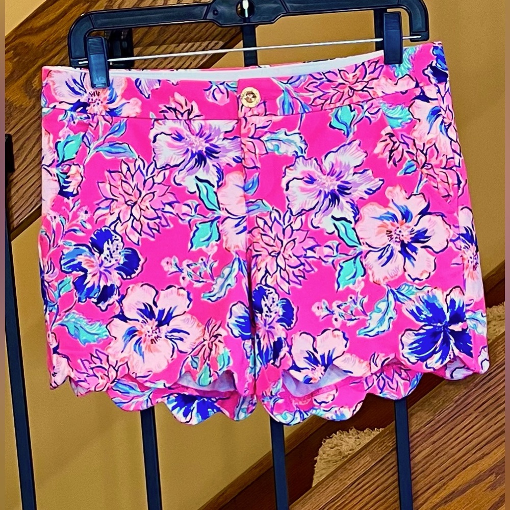 Lilly Pulitzer ShortsKnit Buttercup Last Bud Not Least 
 pink Isle/SZ. 2 Women’s